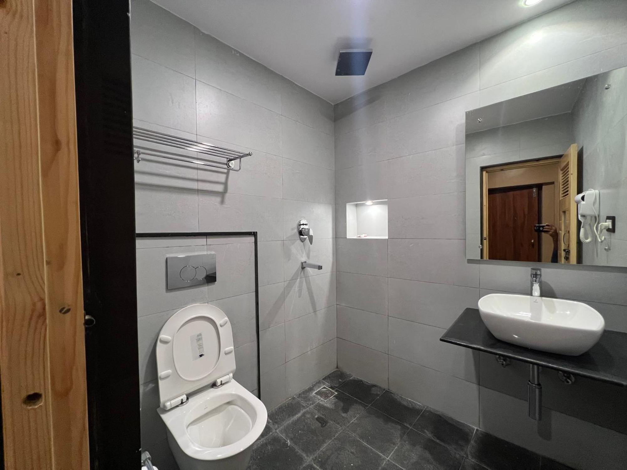 Pokhara Backpackers Hostel Ngoại thất bức ảnh